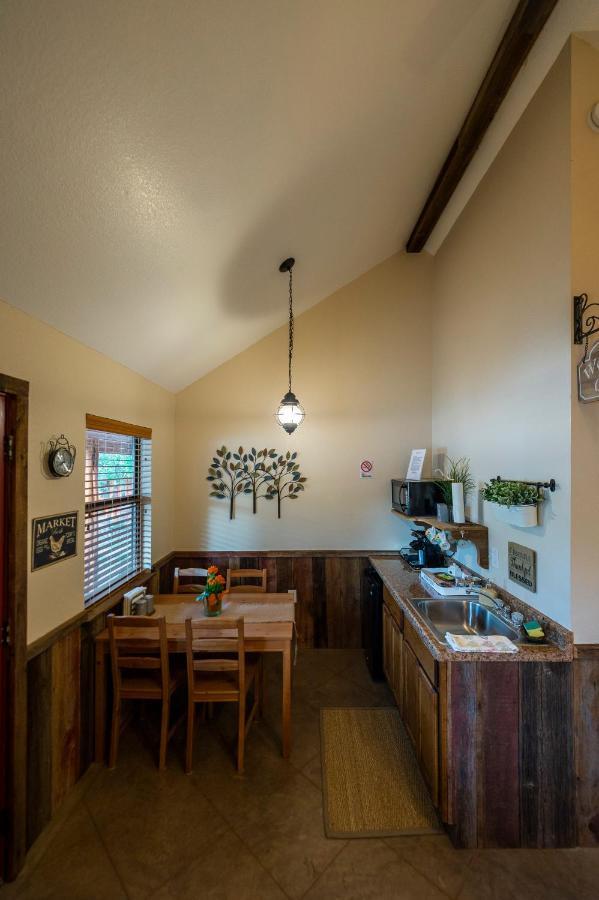 Cabin 1 Rental 15 Minutes From Magnolia And Baylor Waco Luaran gambar