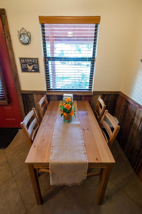 Cabin 1 Rental 15 Minutes From Magnolia And Baylor Waco Luaran gambar